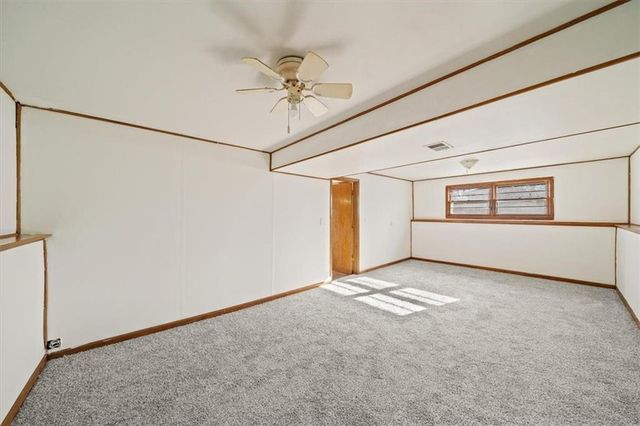 200 W Meriwood Lane, Edgerton, KS 66021