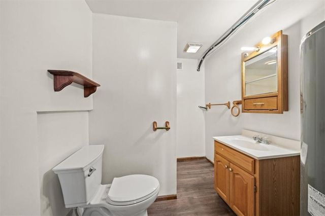 200 W Meriwood Lane, Edgerton, KS 66021