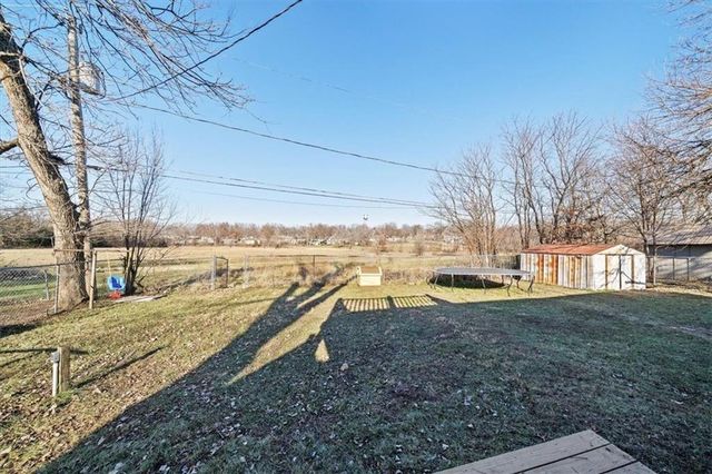 200 W Meriwood Lane, Edgerton, KS 66021