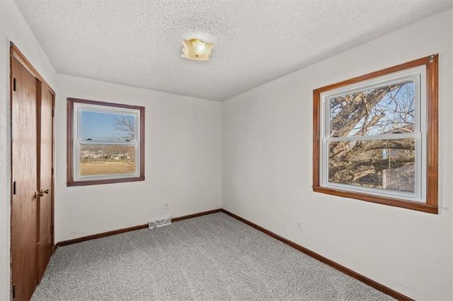 200 W Meriwood Lane, Edgerton, KS 66021