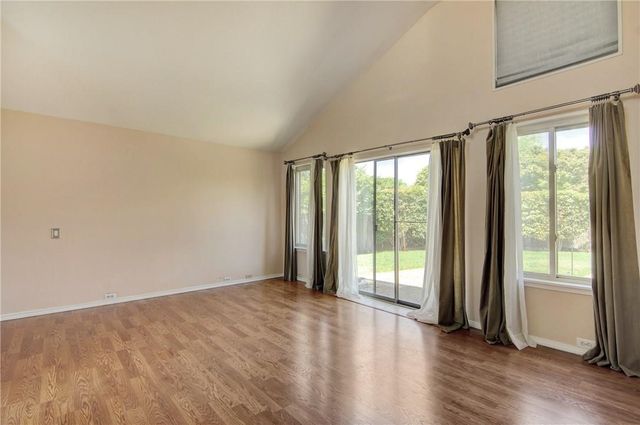 5801 Smoke Glass Trail, Dallas, TX 75252