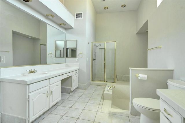 5801 Smoke Glass Trail, Dallas, TX 75252