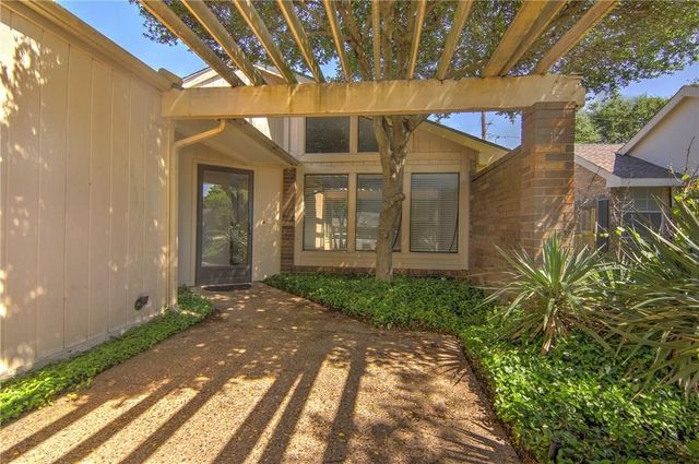 5801 Smoke Glass Trail, Dallas, TX 75252