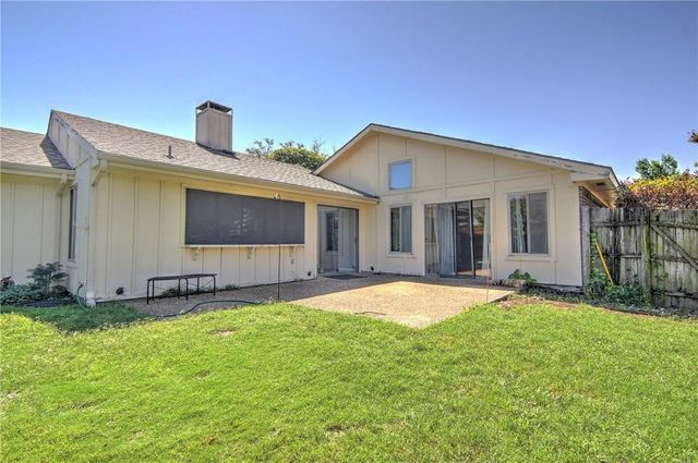 5801 Smoke Glass Trail, Dallas, TX 75252