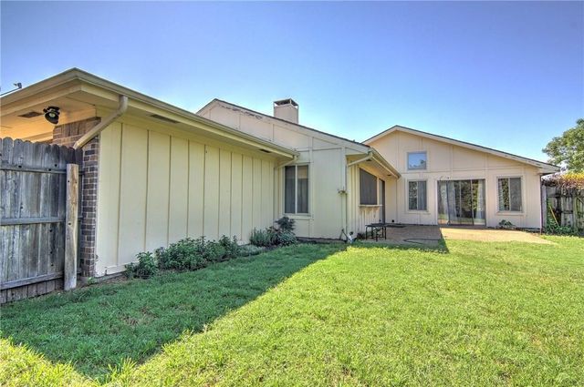 5801 Smoke Glass Trail, Dallas, TX 75252