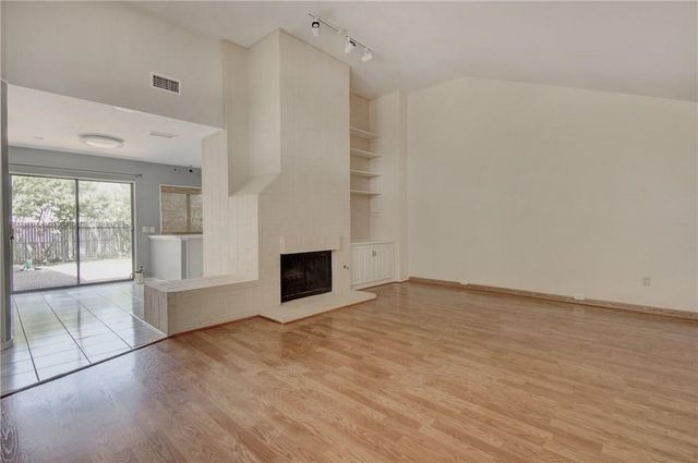 5801 Smoke Glass Trail, Dallas, TX 75252