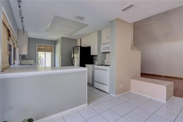 5801 Smoke Glass Trail, Dallas, TX 75252