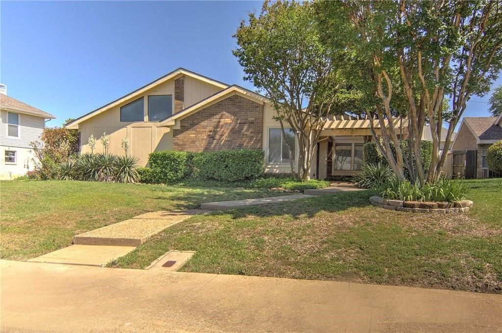 5801 Smoke Glass Trail, Dallas, TX 75252