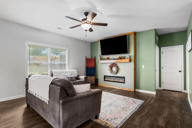 23 Gregory Place, Smiths Station, AL 36877