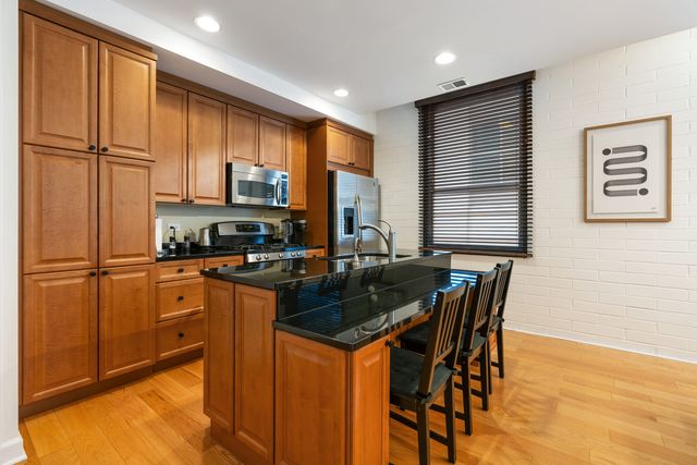 742 N LaSalle Street 5, Chicago, IL 60654