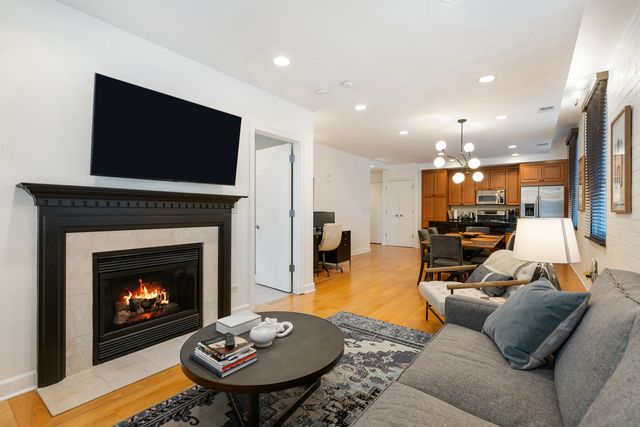 742 N LaSalle Street 5, Chicago, IL 60654
