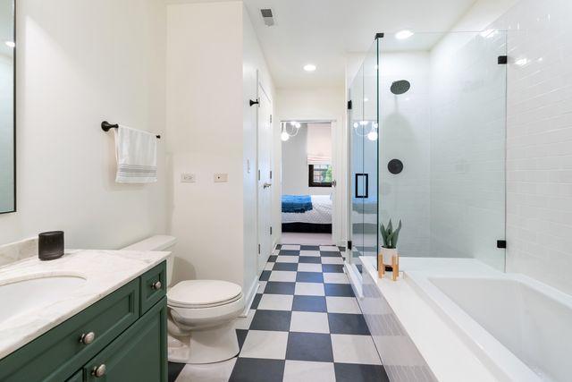 742 N LaSalle Street 5, Chicago, IL 60654