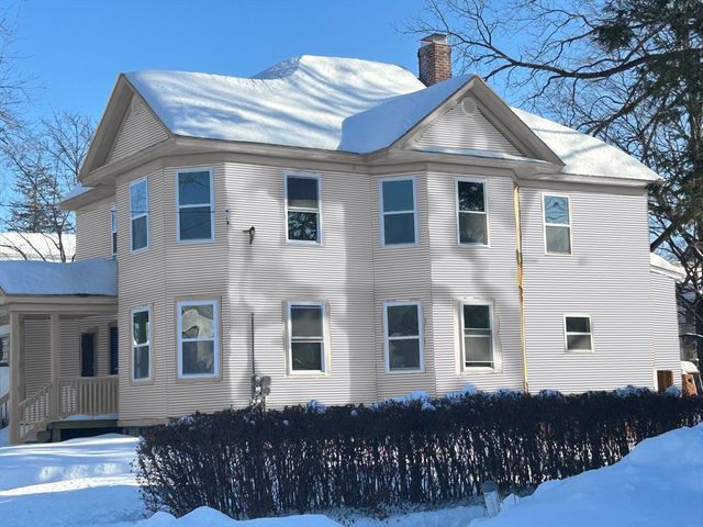15 Arlington St, Leominster, MA 01453