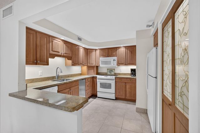 2800 N OCEAN Drive B-4A, Singer Island, FL 33404