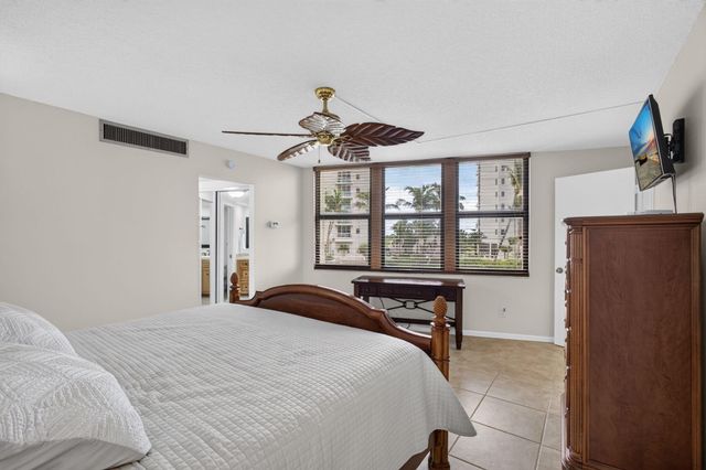 2800 N OCEAN Drive B-4A, Singer Island, FL 33404