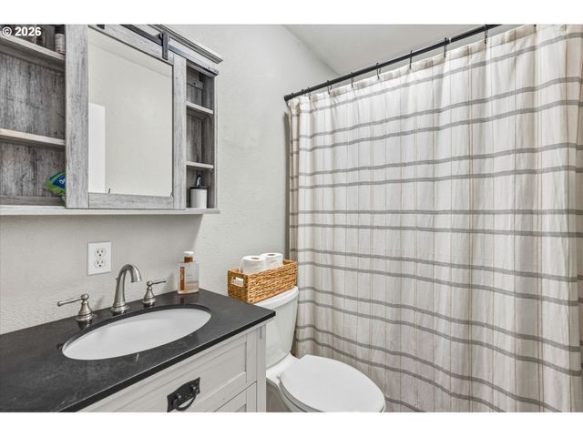 131 NIBLETT Way, Longview, WA 98632