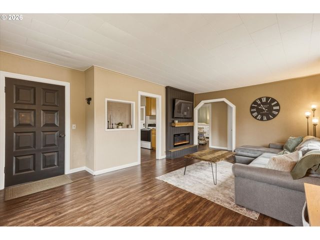 131 NIBLETT Way, Longview, WA 98632