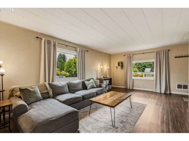 131 NIBLETT Way, Longview, WA 98632