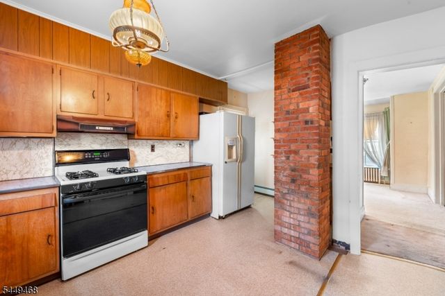 14 High St, Andover Boro, NJ 07821