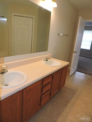 2052 Southwind Cir, Pensacola, FL 32506