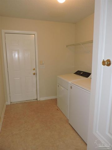 2052 Southwind Cir, Pensacola, FL 32506