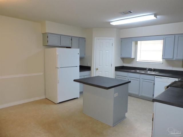 2052 Southwind Cir, Pensacola, FL 32506