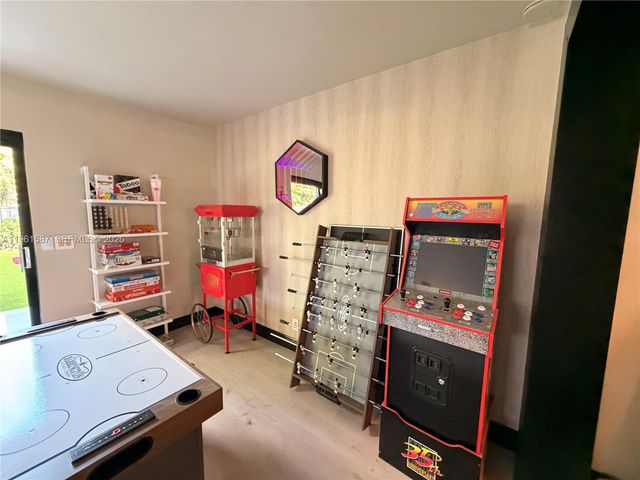 920 SW 50th Avenue, Plantation, FL 33317