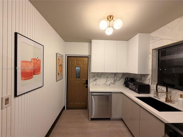 920 SW 50th Avenue, Plantation, FL 33317