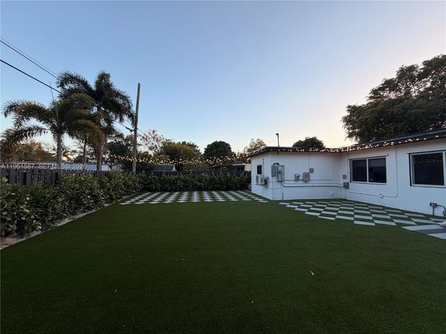 920 SW 50th Avenue, Plantation, FL 33317