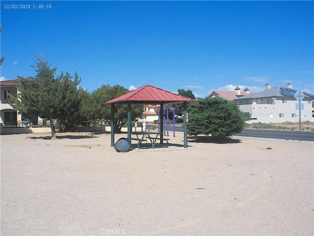 14804 Crofton Lane, Helendale, CA 92342