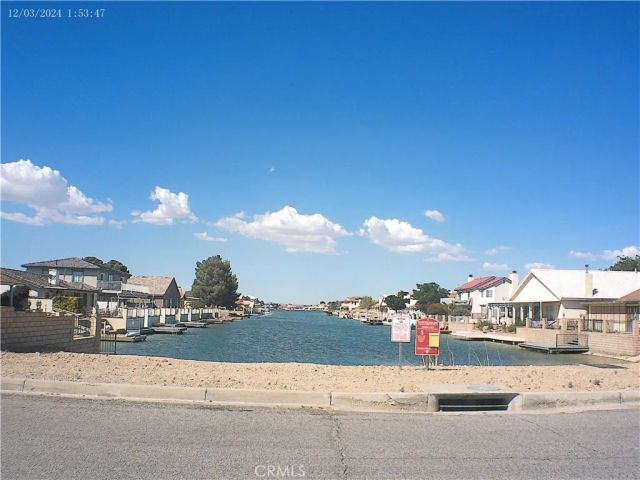 14804 Crofton Lane, Helendale, CA 92342