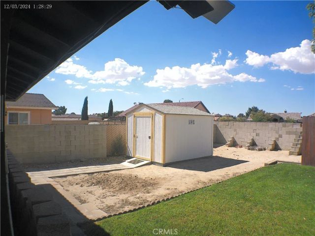 14804 Crofton Lane, Helendale, CA 92342