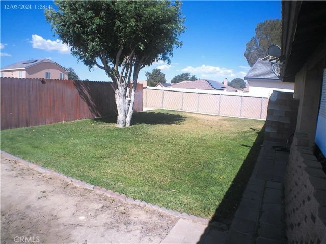 14804 Crofton Lane, Helendale, CA 92342