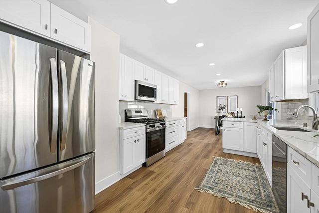 5135 S Menard DRIVE, New Berlin, WI 53151