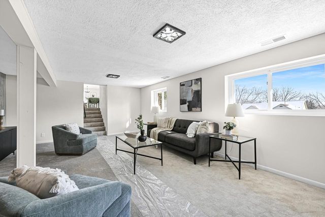 5135 S Menard DRIVE, New Berlin, WI 53151