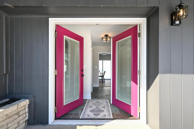 5135 S Menard DRIVE, New Berlin, WI 53151