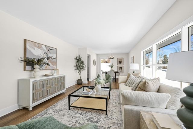 5135 S Menard DRIVE, New Berlin, WI 53151