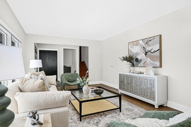 5135 S Menard DRIVE, New Berlin, WI 53151