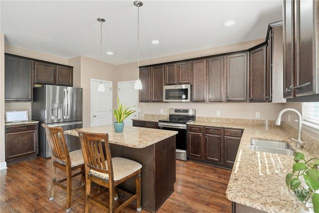 195 Sailmaker Lane, Richmond Hill, GA 31324