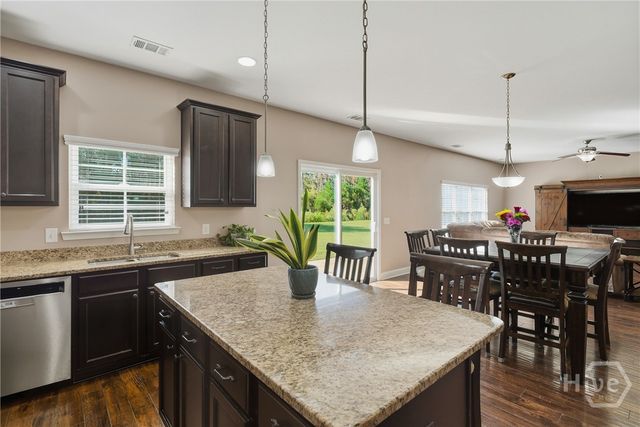 195 Sailmaker Lane, Richmond Hill, GA 31324