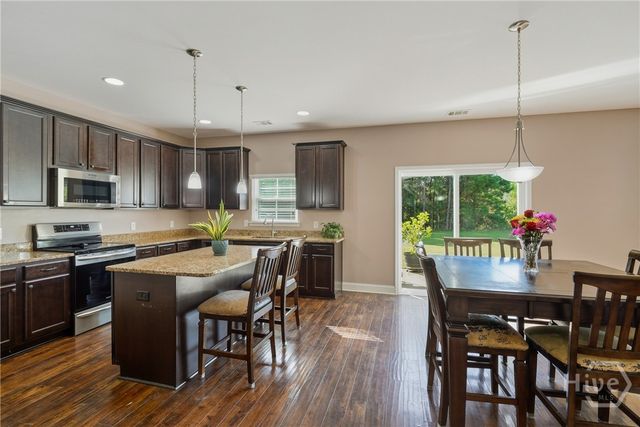 195 Sailmaker Lane, Richmond Hill, GA 31324