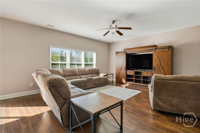 195 Sailmaker Lane, Richmond Hill, GA 31324