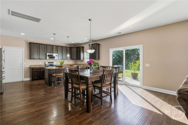 195 Sailmaker Lane, Richmond Hill, GA 31324