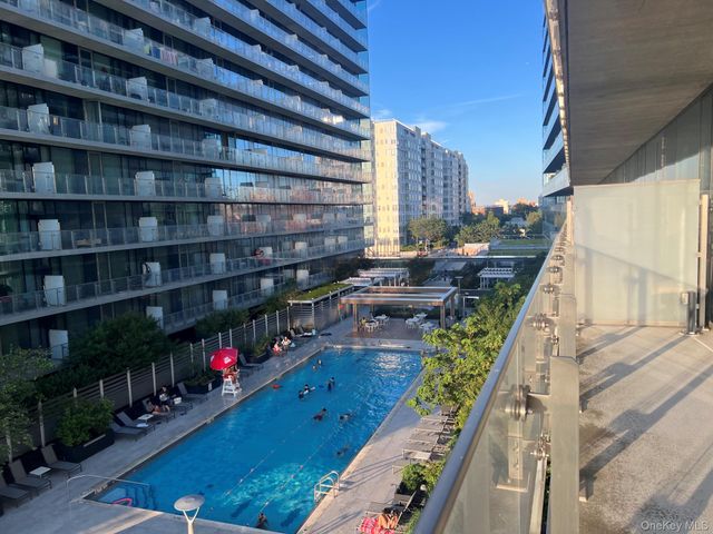 13103 40th Road 11K, Flushing, NY 11354