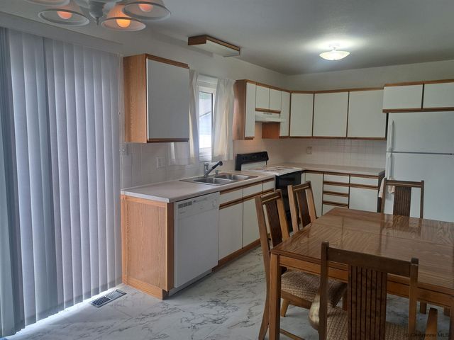 47 14TH ST, Wheatland, WY 82201