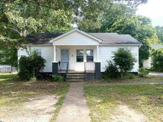 301 Edgewood Avenue, Belton, SC 29627