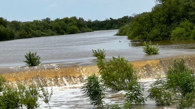 1297 Fm 1433, Carrizo Springs, TX 78834