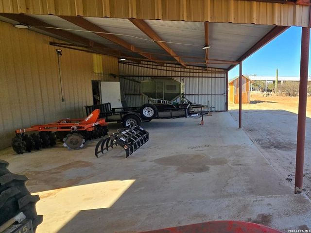 1297 Fm 1433, Carrizo Springs, TX 78834