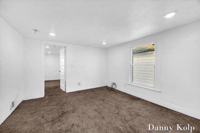 1036 Logan Street SE, Grand Rapids, MI 49506