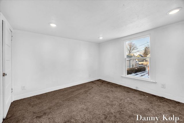 1036 Logan Street SE, Grand Rapids, MI 49506